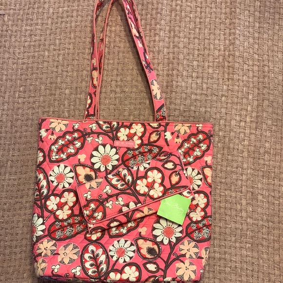Vera Bradley Handbags - Vera Bradley tote and wallet.